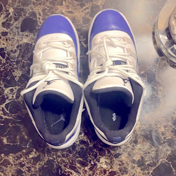 💙🤍 Jordan XI 🤍💙 - Picture 6 of 6